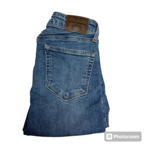 Lucky Brand medium wash jeans size 0 Lolita cropped style some distressing